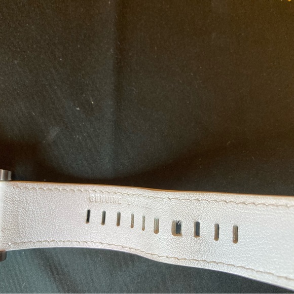 Nixon 51-30 Chrono White Leather band Watch - Picture 5 of 7